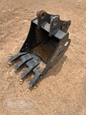 Used 2020 Takeuchi 18IN TB240 Bucket